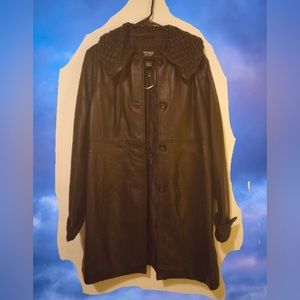 Size Large Monroe & Main Leather Shell and Polyester lining
